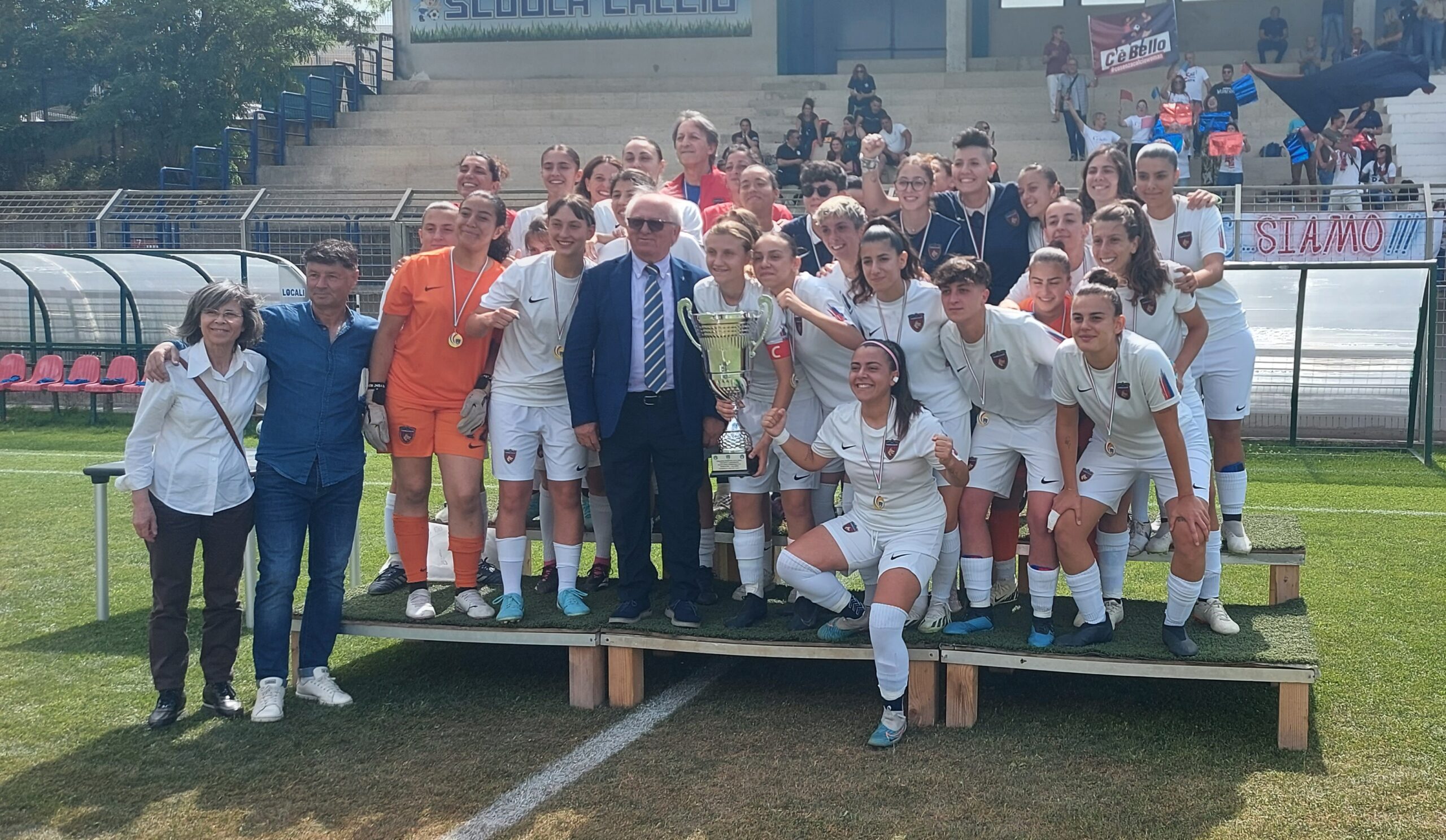 π Cosenza Calcio Femminile, premiazione e successo sul Foggia