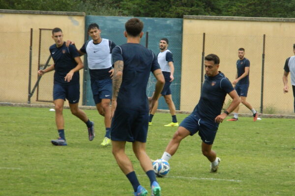 🔴🔵 Rossoblù in campo al mattino. Il report