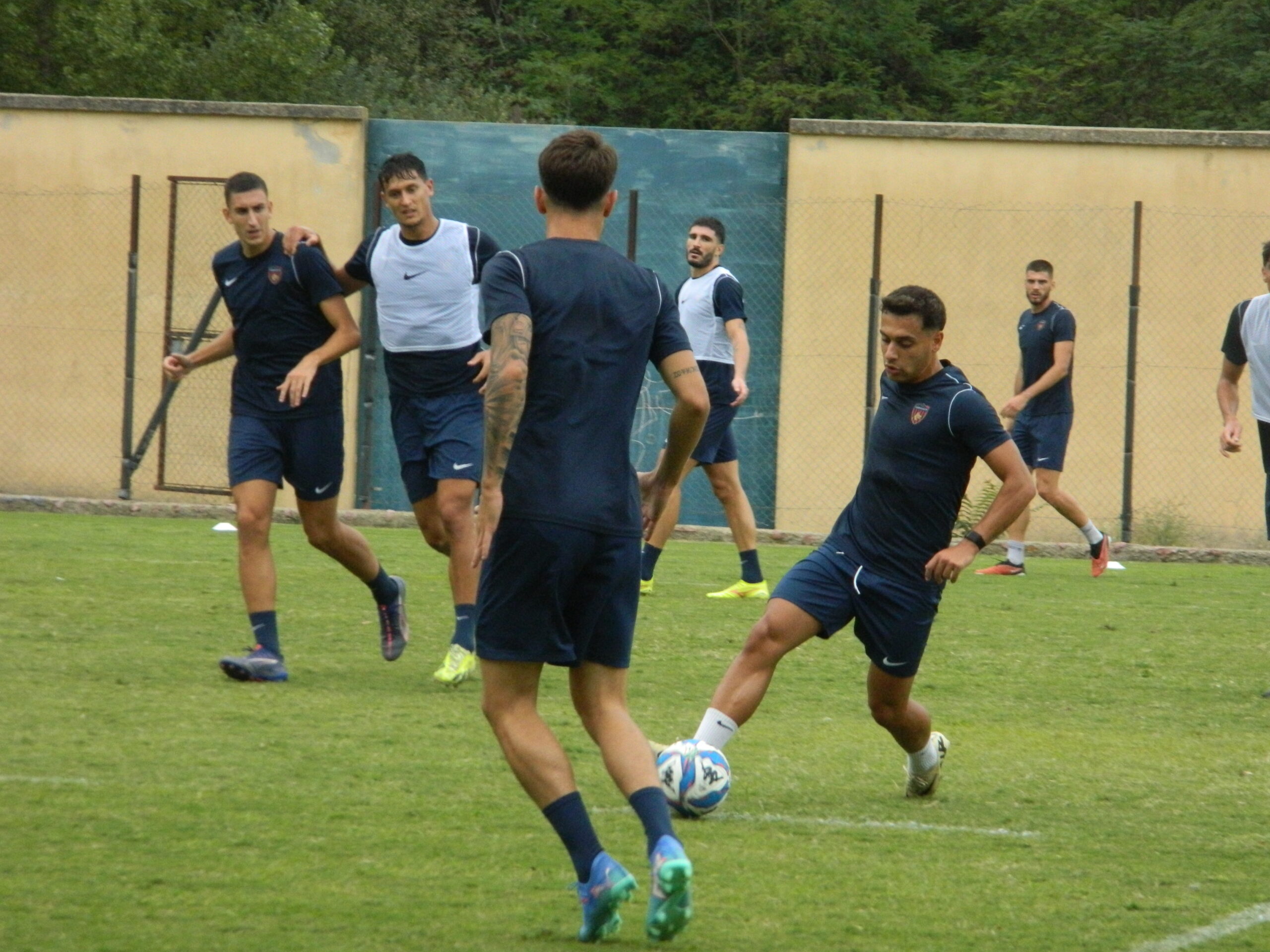 🔴🔵 Rossoblù in campo al mattino. Il report