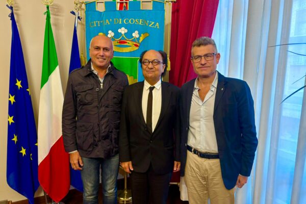 📣 Incontro tra il Sindaco Caruso e il Patron Guarascio