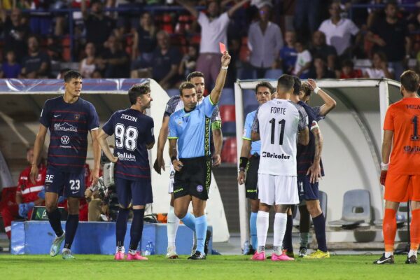 Francesco Forneau dirigerà Carrarese – Cosenza