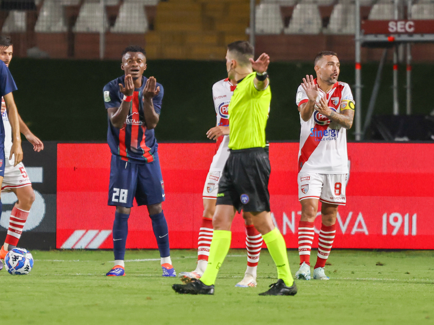 Valerio Crezzini dirigerà Cosenza – Bari
