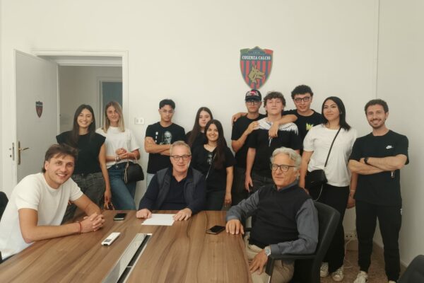 Partite del Cuore, gli studenti incontrano il Cosenza Calcio