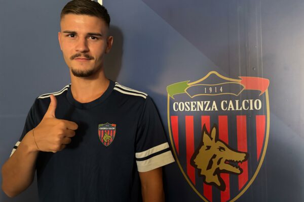 Enrico Giannini firma contratto con il Cosenza Calcio